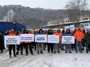 Административният съд отмени спирането на “Кроношпан”!