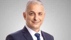 Ангел Янчев към министъра на културата: Вместо извинение, по-добре сключете договорите с артистите