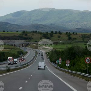 В първите часове са регистрирани 900 нарушители след започналото днес засичане на средна скорост на пътни отсечки