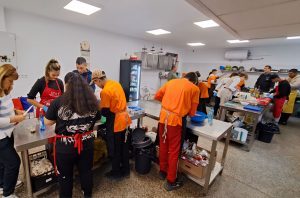 Готвач със звезда „Мишлен“ преподава на младите кулинарни таланти в Горна Оряховица