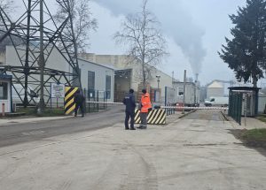 Защо още пушат комините на “Кроношпан”