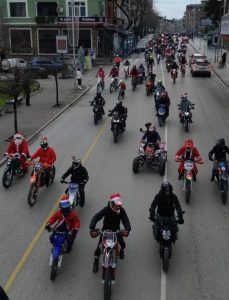 Мото Коледа: Над 600 мотористи в благотворително шествие във Велико Търново