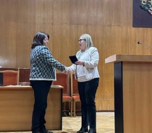 Наградиха адв. Веселка Коева за принос в борбата с домашното насилие