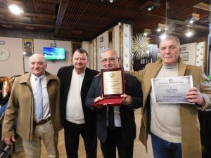 Подобаващ купон на Георги Цингов за 70-ия юбилей, с плакет и Златна значка от БФС