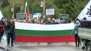 Протестно шествие с трибагреници организира “Възраждане” срещу „Кроношпан“